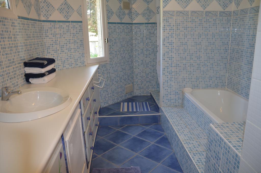Jardin De Marceau Bed & Breakfast Blasimon ภายนอก รูปภาพ